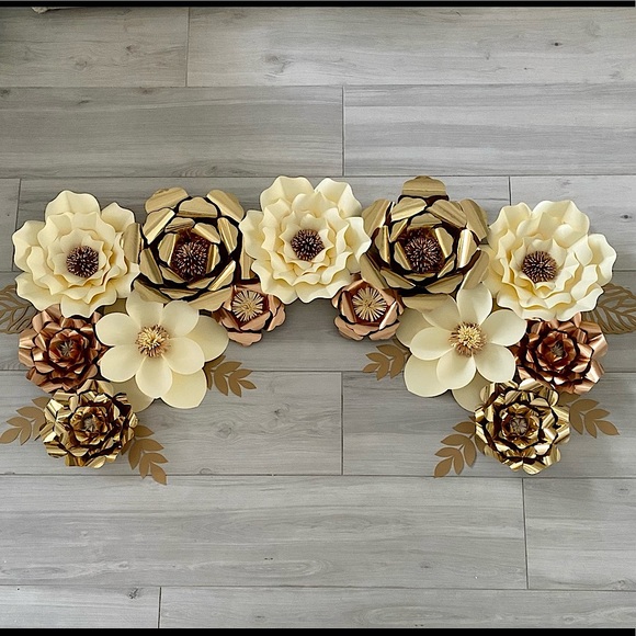 Paper Flower Decor - Picture 1 of 3